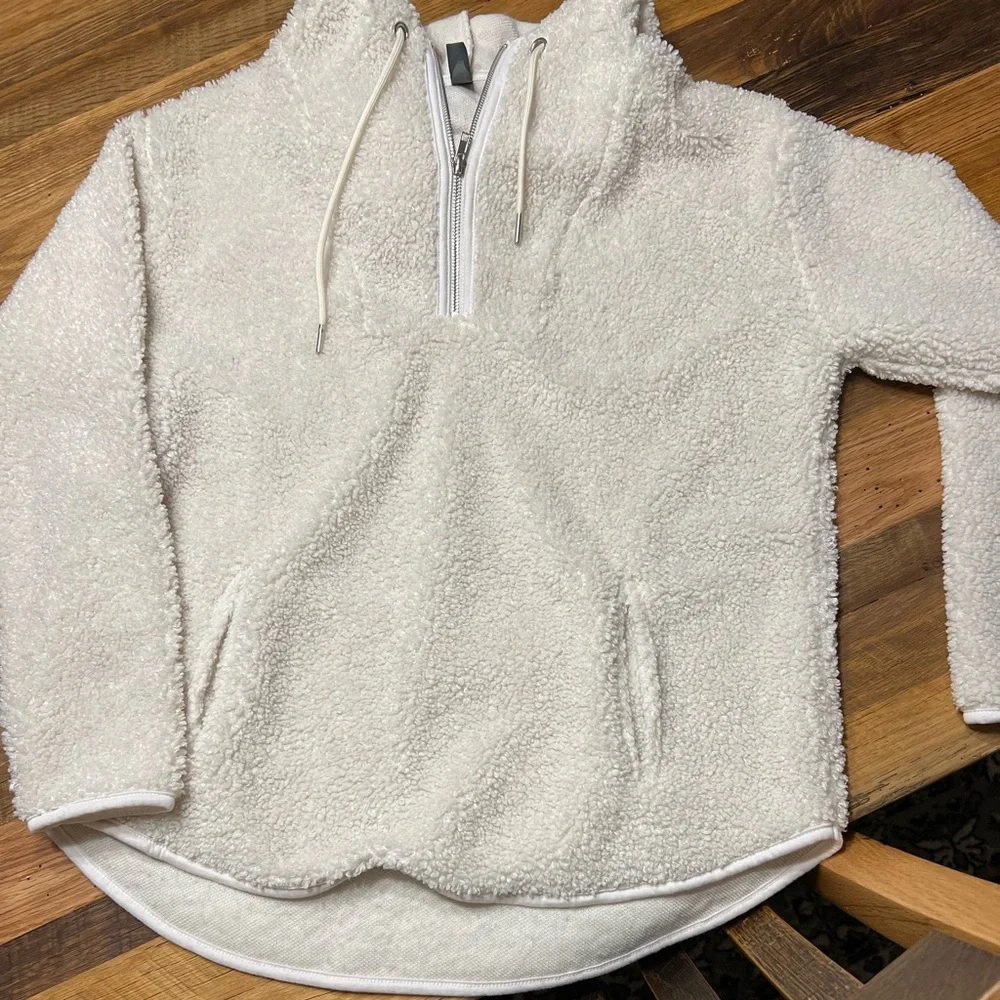 Francescas off white sherpa hoody with pockets size medium - Picture 1 of 5